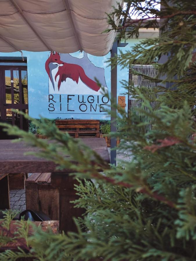 Rifugio Silone Hostel Pescina Kültér fotó