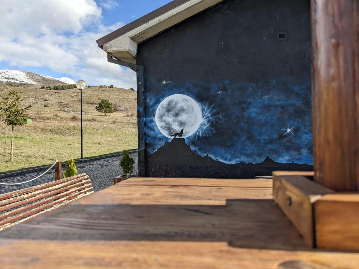 Rifugio Silone Hostel Pescina Kültér fotó